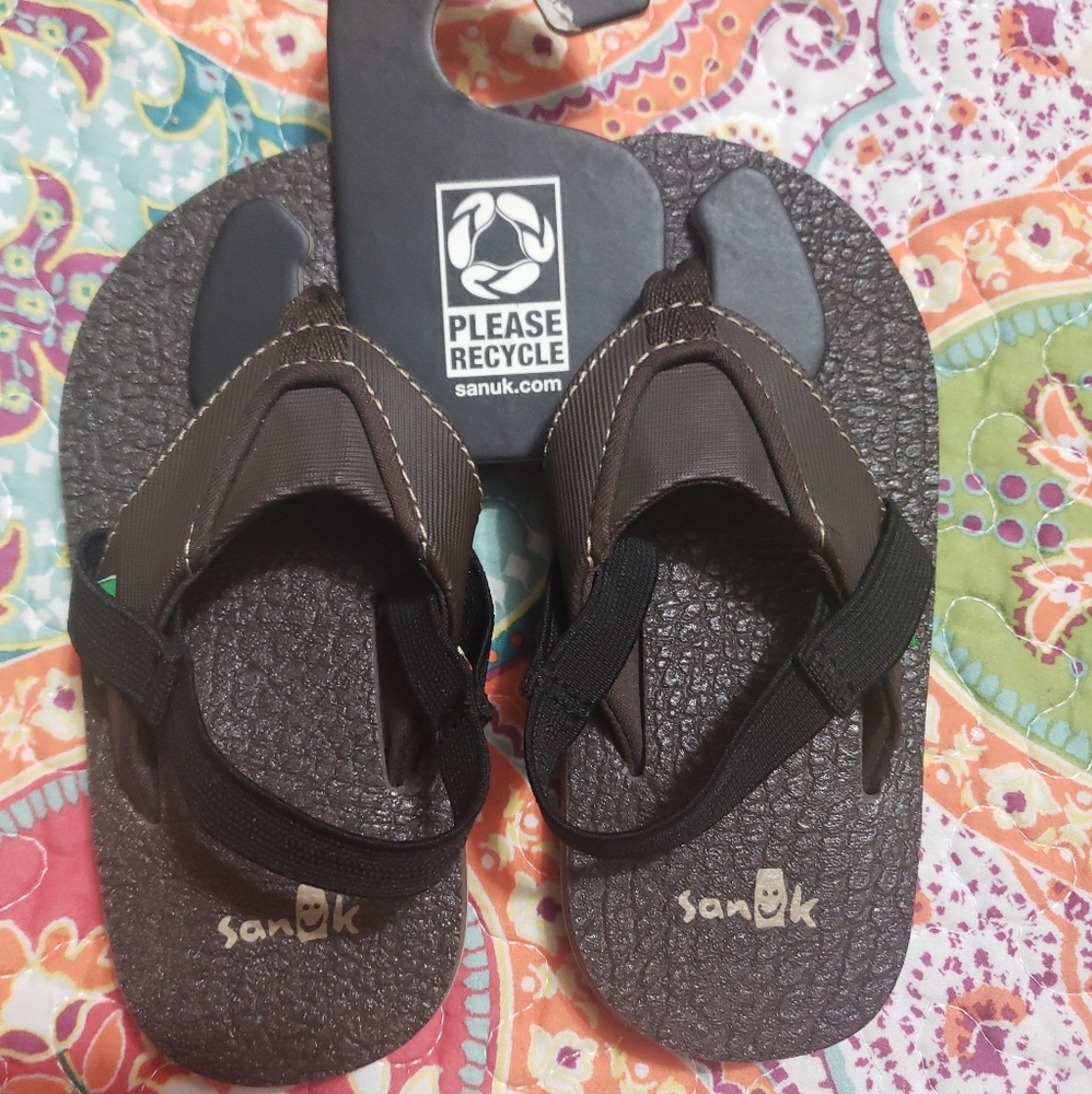 Sanuk Flip Flops